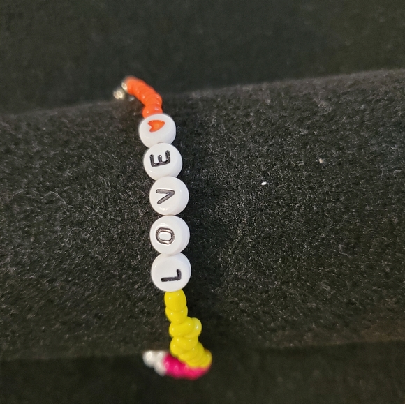 MULTI-COLORED BEADED FUN NECKLACE SET WITH WORDS LOVE - Picture 8 of 11